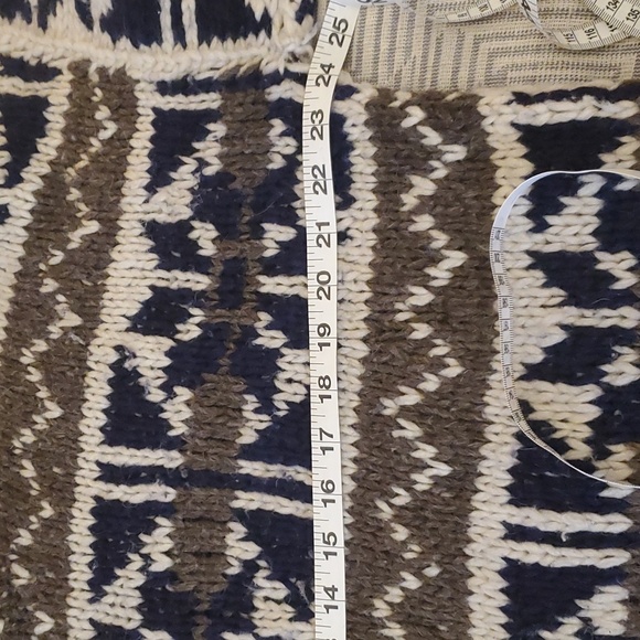 Unisex wool Fisherman's sweater. - Picture 5 of 7